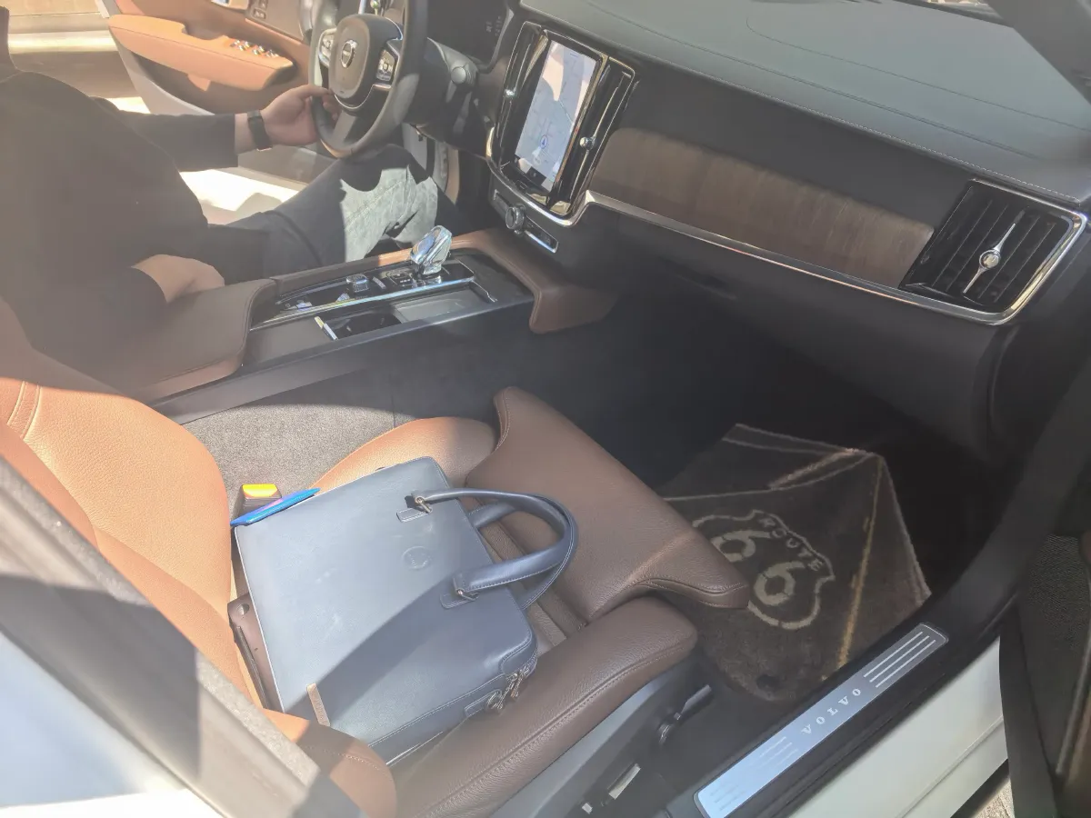 2024 Volvo S90 2.0T 250HP L4 8AT,autocango,china used car exporter,china ev exporter,chinese used car exporter,chinese used ev exporter