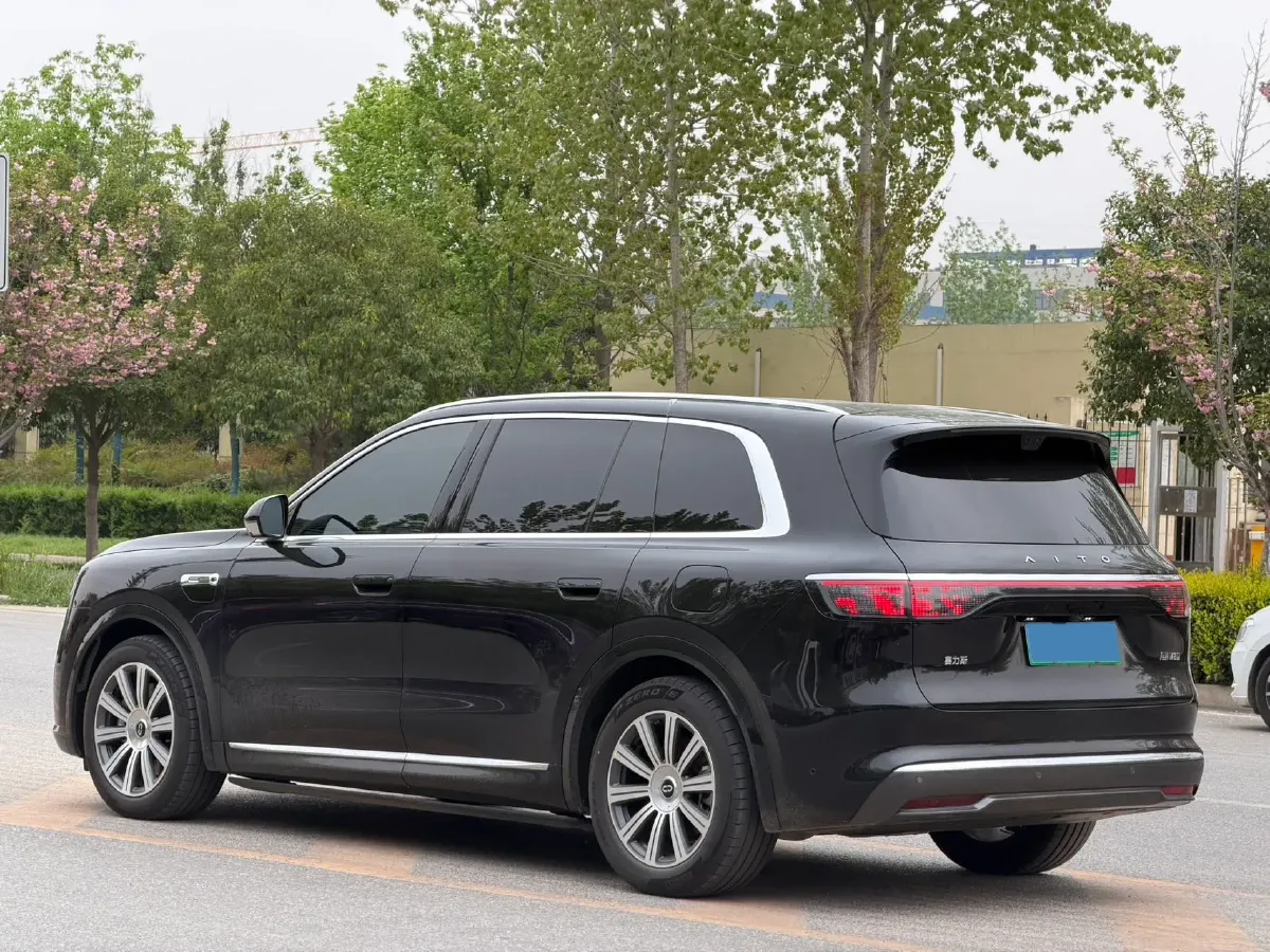 2025 AITO AITO M8 REEV 160HP REEV 53.4KWH,autocango,china used car exporter,china ev exporter,chinese used car exporter,chinese used ev exporter