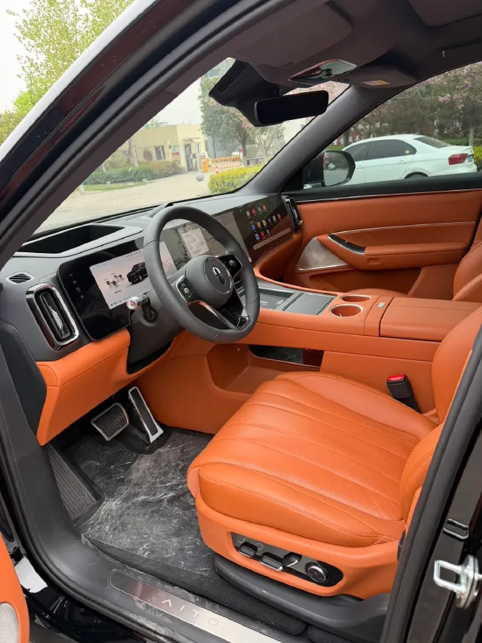 2025 AITO AITO M8 REEV 160HP REEV 53.4KWH,autocango,china used car exporter,china ev exporter,chinese used car exporter,chinese used ev exporter