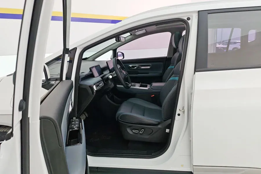 2023 GAC Trumpchi GS4 1.5T 177HP L4 6AT,autocango,china used car exporter,china ev exporter,chinese used car exporter,chinese used ev exporter