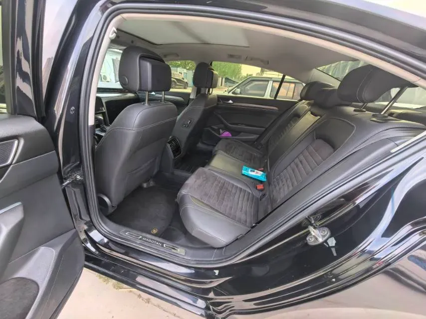 2020 Volkswagen Magotan 2.0T 186HP L4 7DCT,autocango,china used car exporter,china ev exporter,chinese used car exporter,chinese used ev exporter
