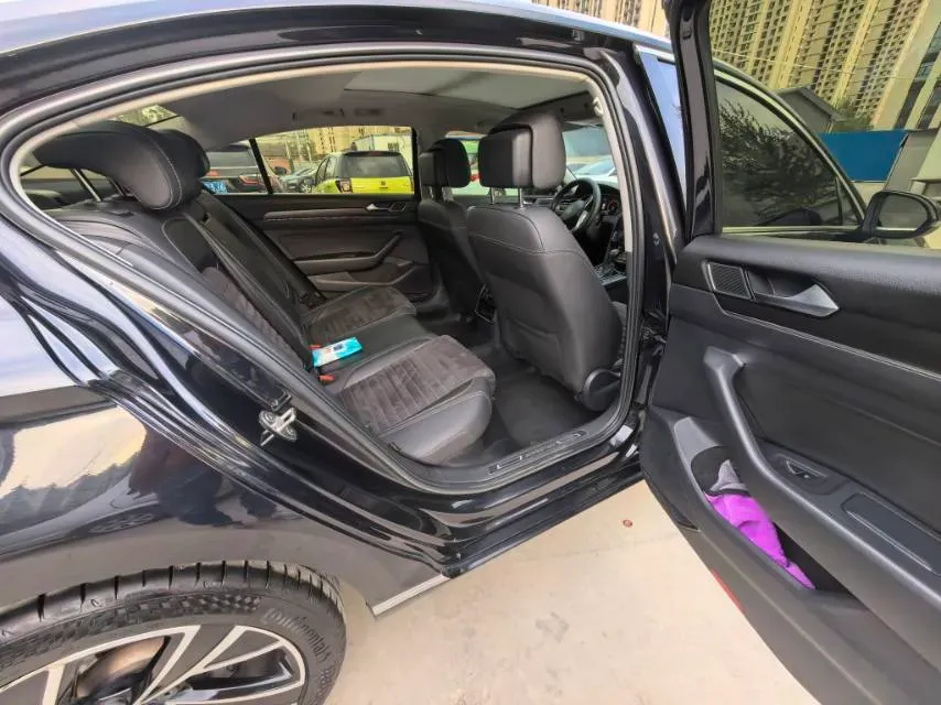 2020 Volkswagen Magotan 2.0T 186HP L4 7DCT,autocango,china used car exporter,china ev exporter,chinese used car exporter,chinese used ev exporter