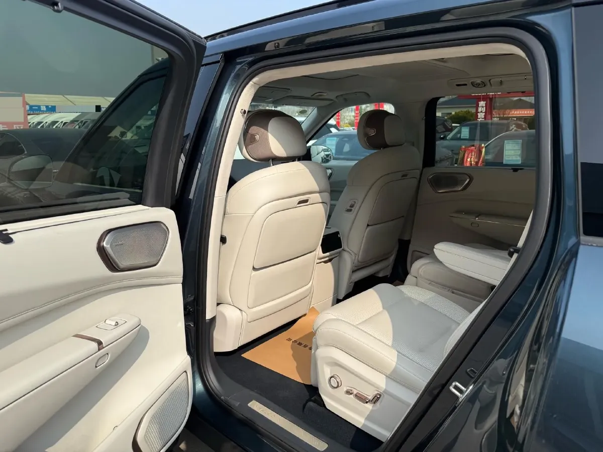 2025 LYNK&CO 900 2.0T 254HP L4 3DHT PHEV 50KWH,autocango,china used car exporter,china ev exporter,chinese used car exporter,chinese used ev exporter