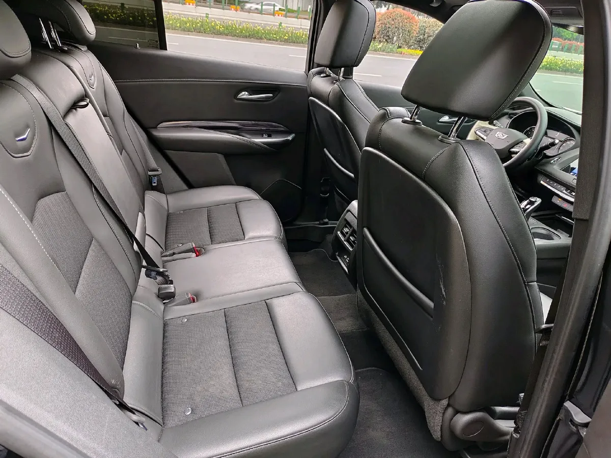 2021 Cadillac XT4 2.0T 237HP L4 9AT,autocango,china used car exporter,china ev exporter,chinese used car exporter,chinese used ev exporter