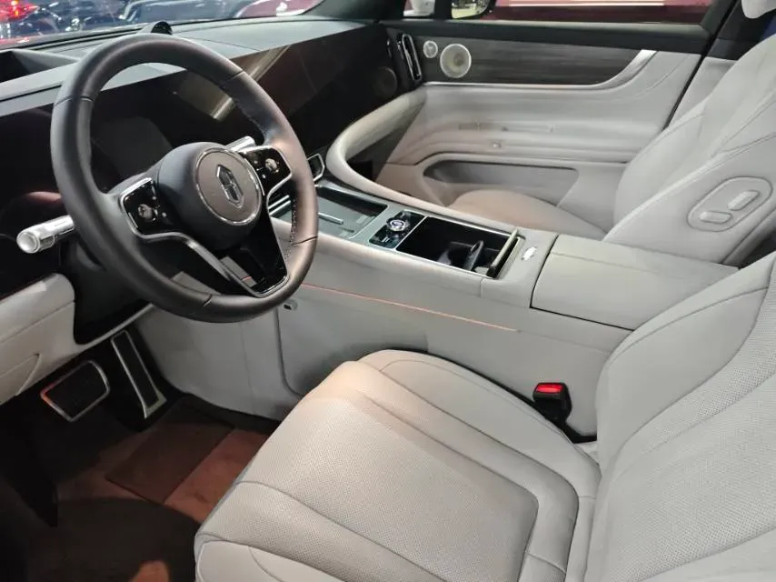 2024 AITO AITO M9 1.5T 152HP L4 REEV 42KWH,autocango,china used car exporter,china ev exporter,chinese used car exporter,chinese used ev exporter