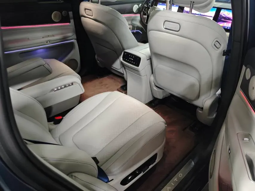 2024 AITO AITO M9 1.5T 152HP L4 REEV 42KWH,autocango,china used car exporter,china ev exporter,chinese used car exporter,chinese used ev exporter