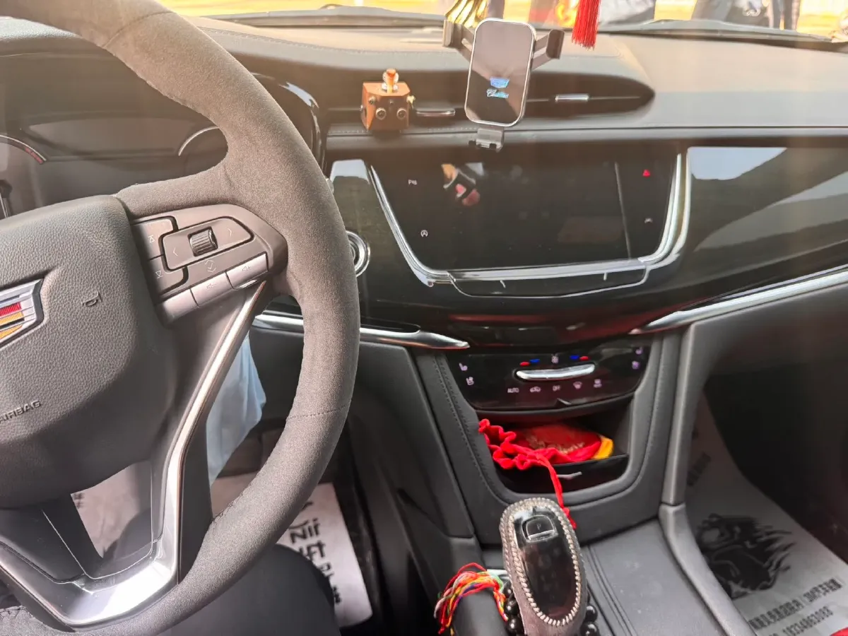 2021 Cadillac XT6 2.0T 237HP L4 9AT,autocango,china used car exporter,china ev exporter,chinese used car exporter,chinese used ev exporter