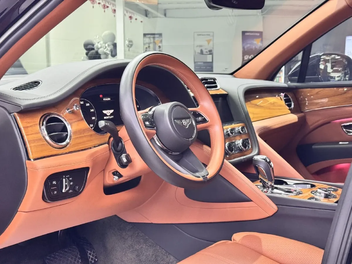 2021 Bentley Bentayga 4.0T 550HP V8 8AT,autocango,china used car exporter,china ev exporter,chinese used car exporter,chinese used ev exporter