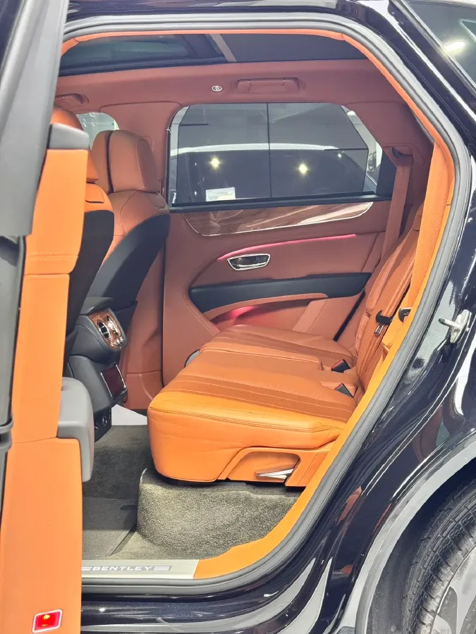 2021 Bentley Bentayga 4.0T 550HP V8 8AT,autocango,china used car exporter,china ev exporter,chinese used car exporter,chinese used ev exporter