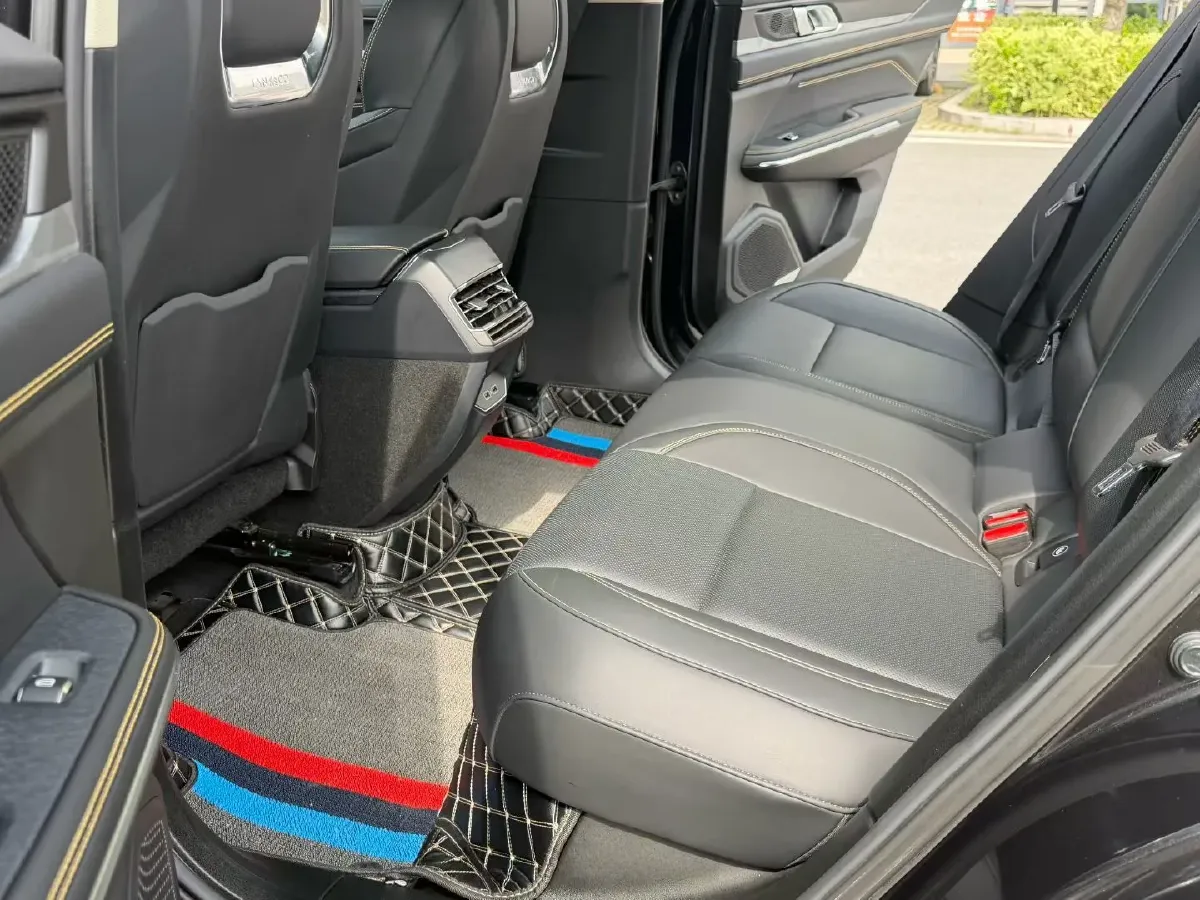 2023 MAXUS Interstellar 2.0T 261HP L4 8AT,autocango,china used car exporter,china ev exporter,chinese used car exporter,chinese used ev exporter