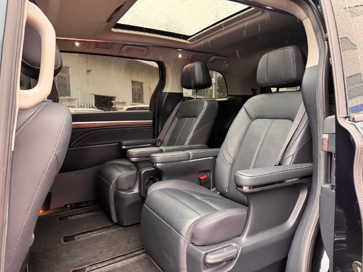 2021 GAC Trumpchi M8 2.0T 252HP L4 8AT,autocango,china used car exporter,china ev exporter,chinese used car exporter,chinese used ev exporter