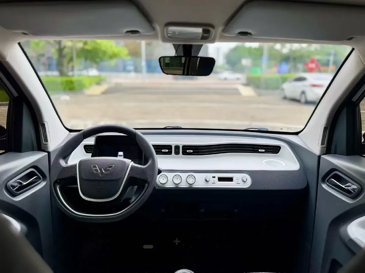 2021 WuLing HongGuang MINI EV BEV 13.9KWH,autocango,china used car exporter,china ev exporter,chinese used car exporter,chinese used ev exporter