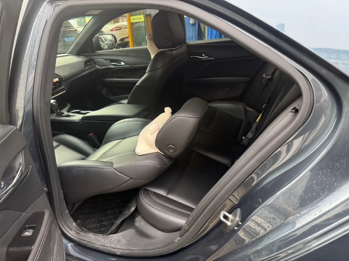 2021 Cadillac CT4 2.0T 237HP L4 8AT,autocango,china used car exporter,china ev exporter,chinese used car exporter,chinese used ev exporter