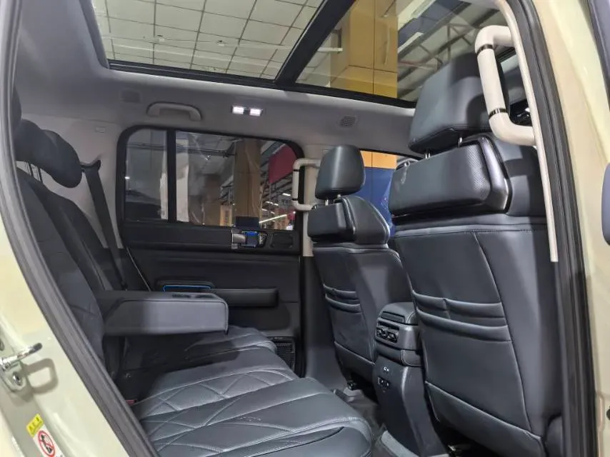 2023 FangChengBao Bao 5 1.5T 194HP L4 E-CVT PHEV 31.8KWH,autocango,china used car exporter,china ev exporter,chinese used car exporter,chinese used ev exporter