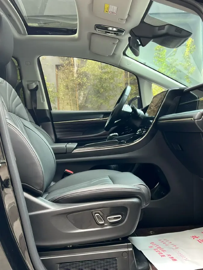 2024 GAC Trumpchi M8 2.0T 252HP L4 8AT,autocango,china used car exporter,china ev exporter,chinese used car exporter,chinese used ev exporter