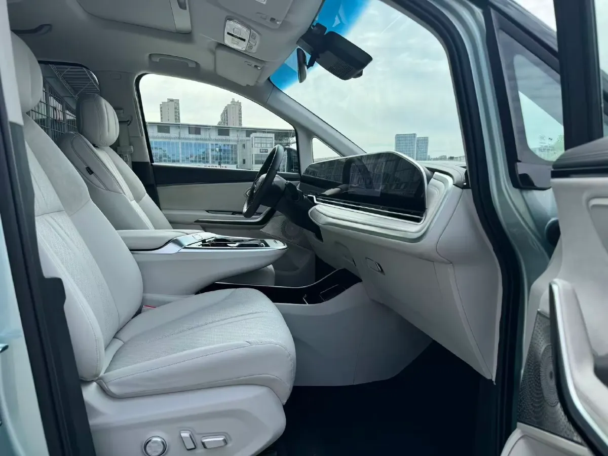 2024 MAXUS DaJia 9 1.5T 150HP L4 1DHT PHEV 39.7KWH,autocango,china used car exporter,china ev exporter,chinese used car exporter,chinese used ev exporter