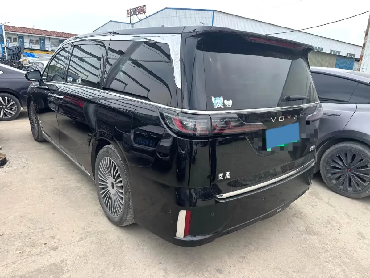 2025 Voyah Dream 1.5T 150HP L4 PHEV 41.7KWH,autocango,china used car exporter,china ev exporter,chinese used car exporter,chinese used ev exporter