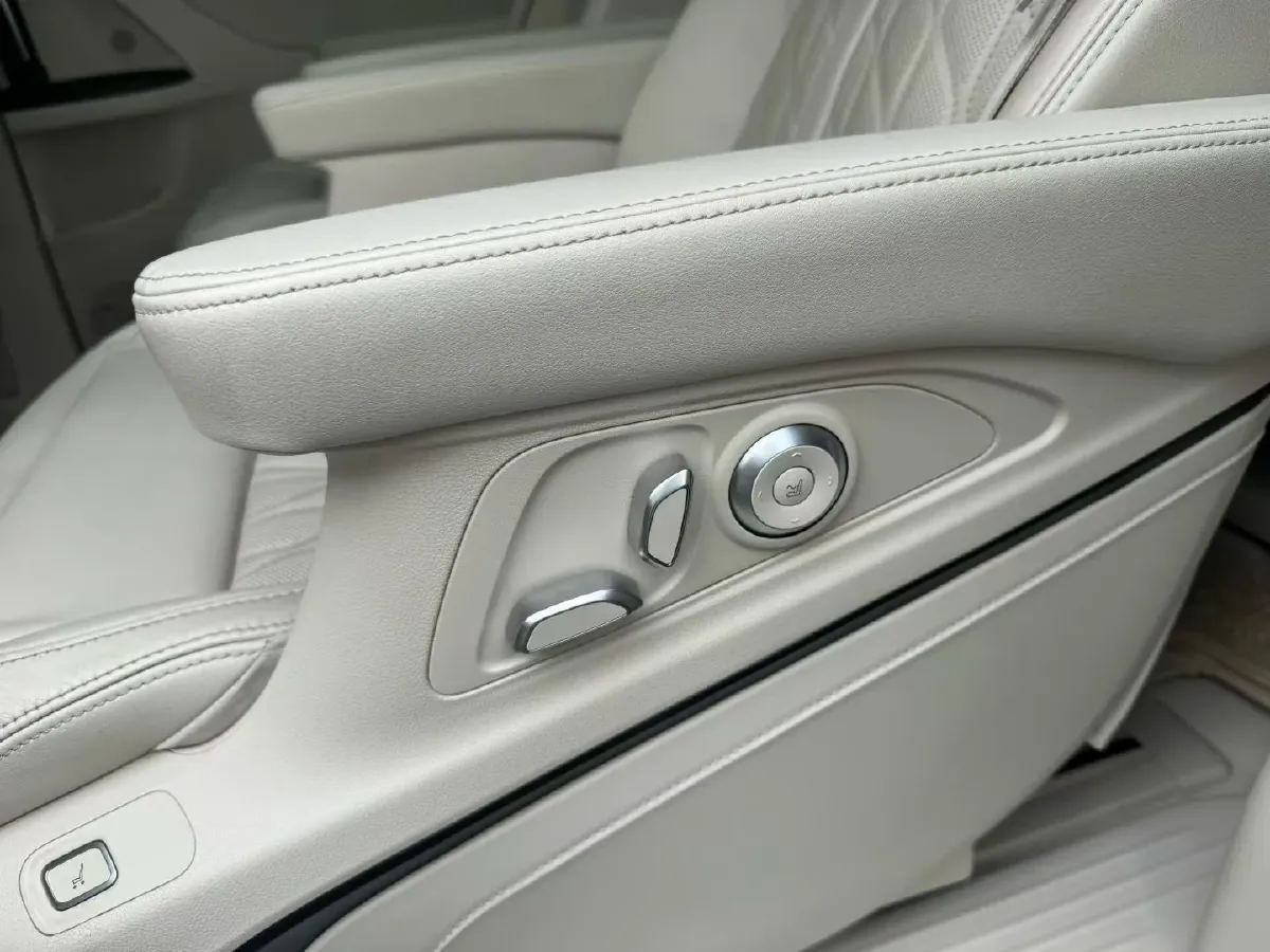 2020 Buick GL8 2.0T 237HP L4 9AT,autocango,china used car exporter,china ev exporter,chinese used car exporter,chinese used ev exporter