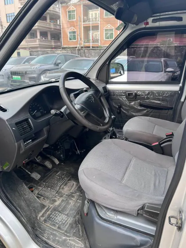 2021 WuLing RongGuang 1.5L 99HP L4 5MT,autocango,china used car exporter,china ev exporter,chinese used car exporter,chinese used ev exporter