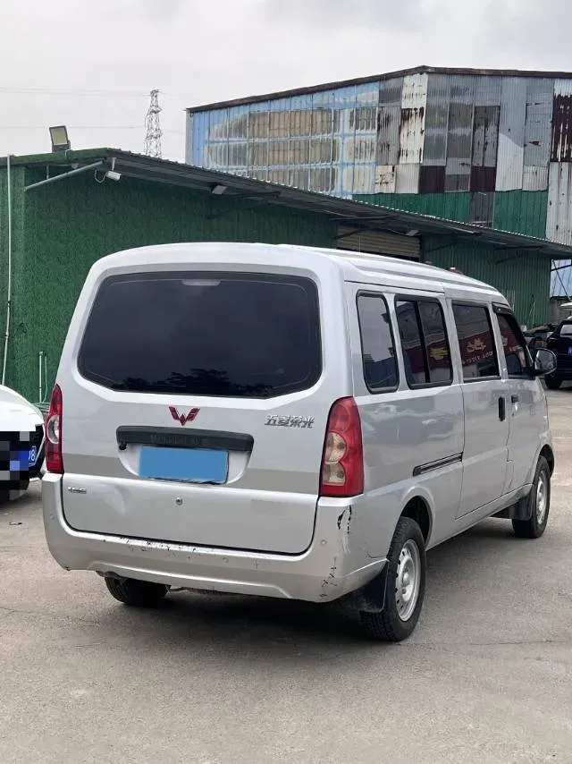 2021 WuLing RongGuang 1.5L 99HP L4 5MT,autocango,china used car exporter,china ev exporter,chinese used car exporter,chinese used ev exporter