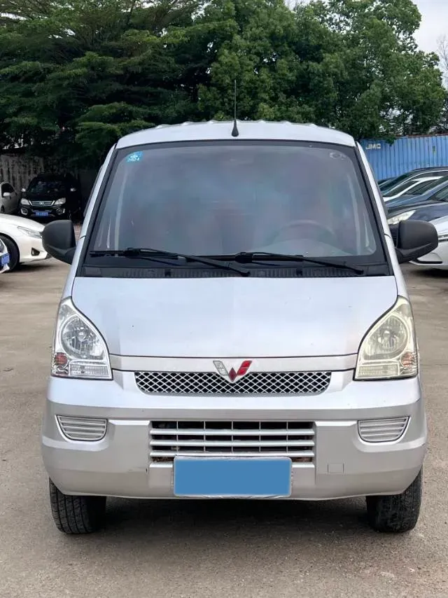 2021 WuLing RongGuang 1.5L 99HP L4 5MT,autocango,china used car exporter,china ev exporter,chinese used car exporter,chinese used ev exporter