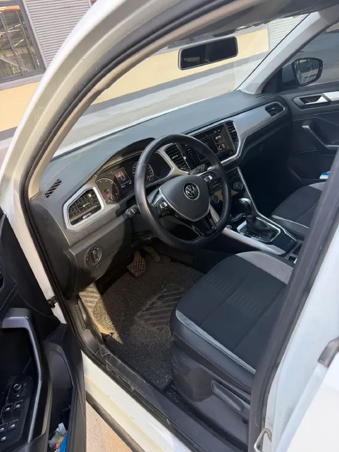 2022 Volkswagen T-Roc 1.4T 150HP L4 7DCT,autocango,china used car exporter,china ev exporter,chinese used car exporter,chinese used ev exporter