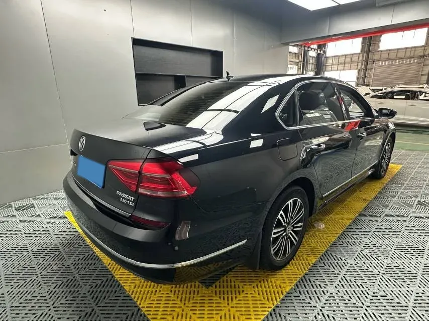 2017 Volkswagen Passat 1.8T 180HP L4 7DCT,autocango,china used car exporter,china ev exporter,chinese used car exporter,chinese used ev exporter