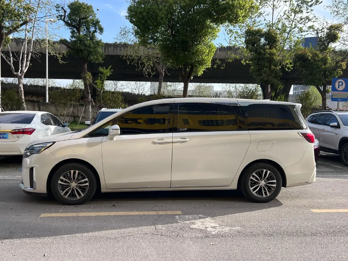 2023 Buick GL8 2.0T 237HP L4 9AT,autocango,china used car exporter,china ev exporter,chinese used car exporter,chinese used ev exporter