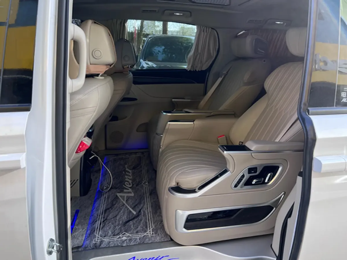 2023 Buick GL8 2.0T 237HP L4 9AT,autocango,china used car exporter,china ev exporter,chinese used car exporter,chinese used ev exporter