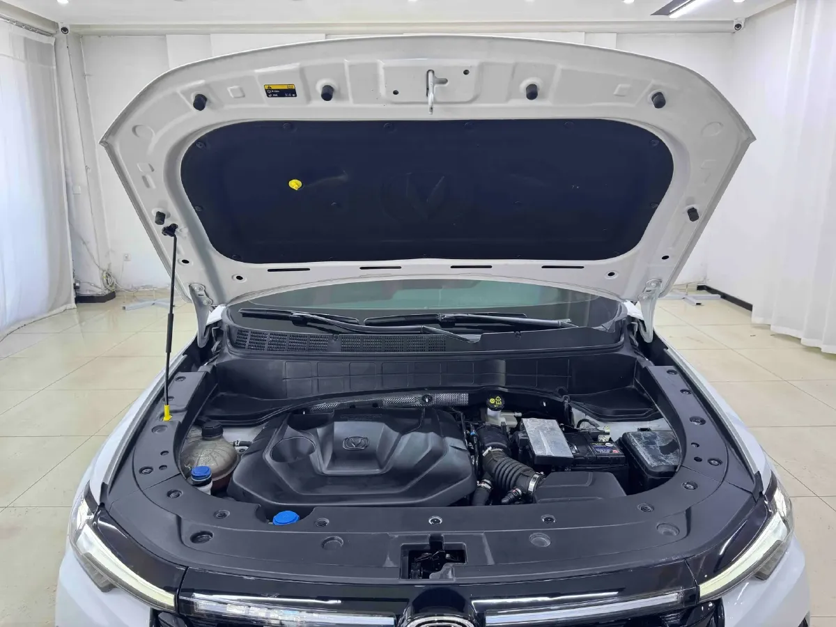 2022 ChangAn CS35 Plus 1.6L 128HP L4 CVT,autocango,china used car exporter,china ev exporter,chinese used car exporter,chinese used ev exporter