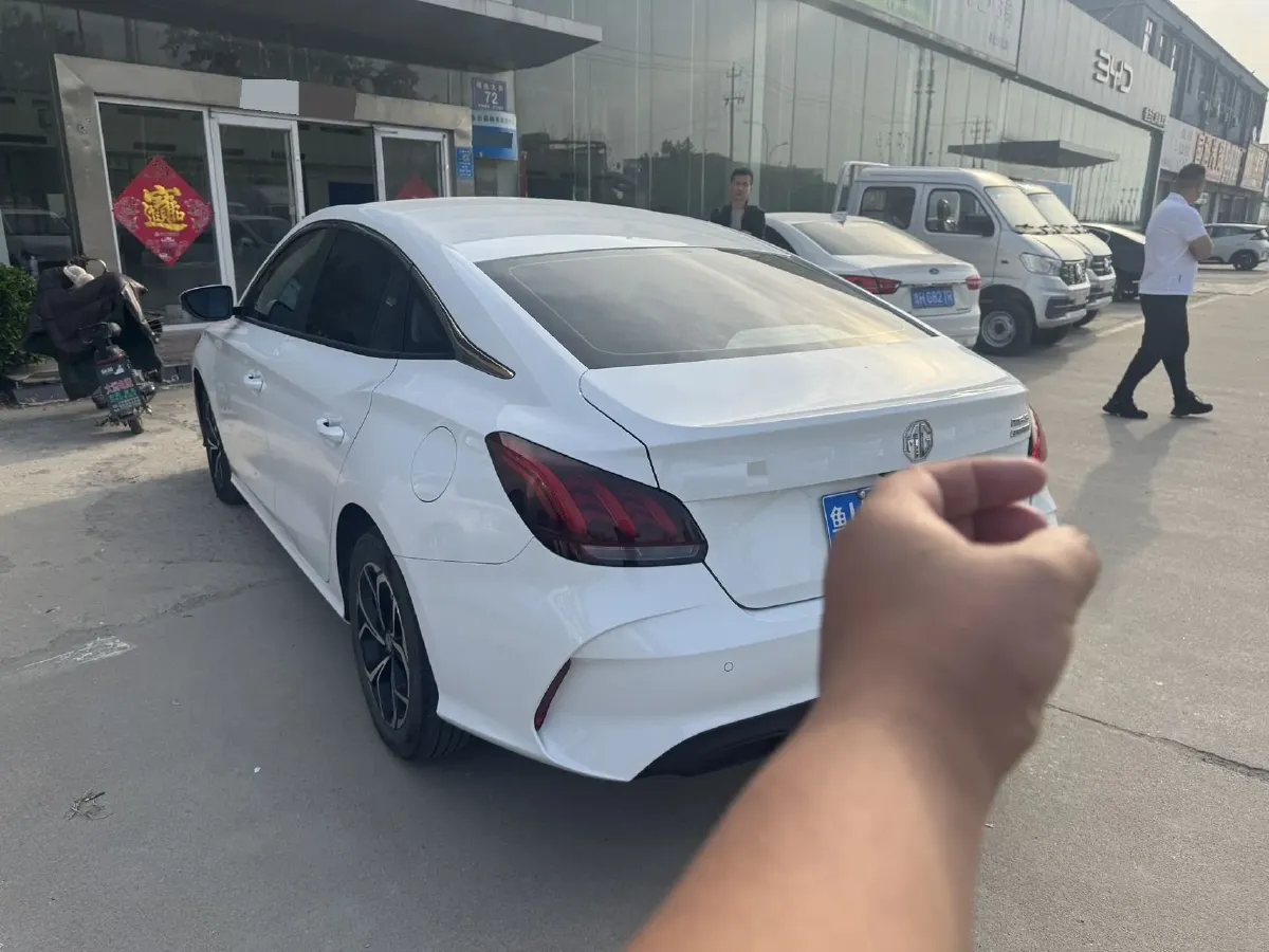 2023 MG 5 1.5L 129HP L4 5MT,autocango,china used car exporter,china ev exporter,chinese used car exporter,chinese used ev exporter