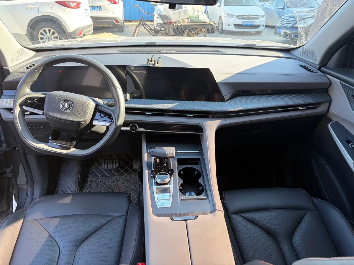 2022 ChangAn CS75 Plus 1.5T 178HP L4 6AT,autocango,china used car exporter,china ev exporter,chinese used car exporter,chinese used ev exporter