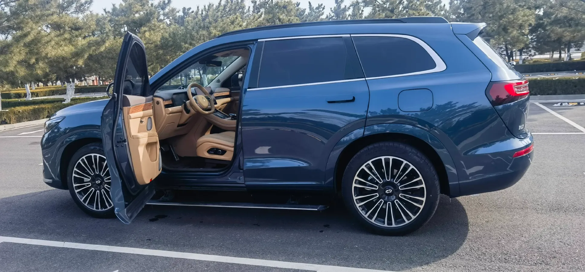 2024 AITO AITO M7 1.5T 152HP L4 REEV 42KWH,autocango,china used car exporter,china ev exporter,chinese used car exporter,chinese used ev exporter