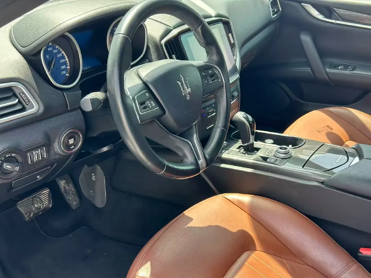 2018 Maserati Ghibli 3.0T 350HP V6 8AT,autocango,china used car exporter,china ev exporter,chinese used car exporter,chinese used ev exporter