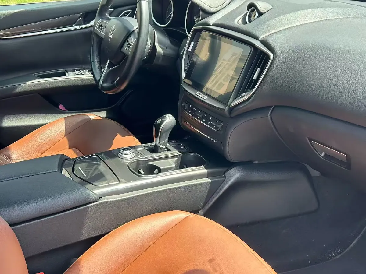 2018 Maserati Ghibli 3.0T 350HP V6 8AT,autocango,china used car exporter,china ev exporter,chinese used car exporter,chinese used ev exporter