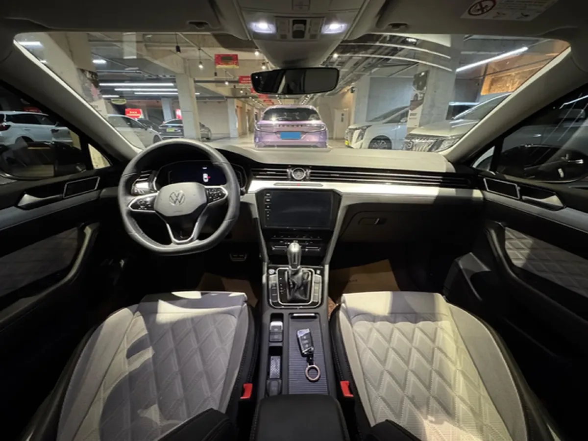 2023 Volkswagen Magotan 2.0T 186HP L4 7DCT,autocango,china used car exporter,china ev exporter,chinese used car exporter,chinese used ev exporter