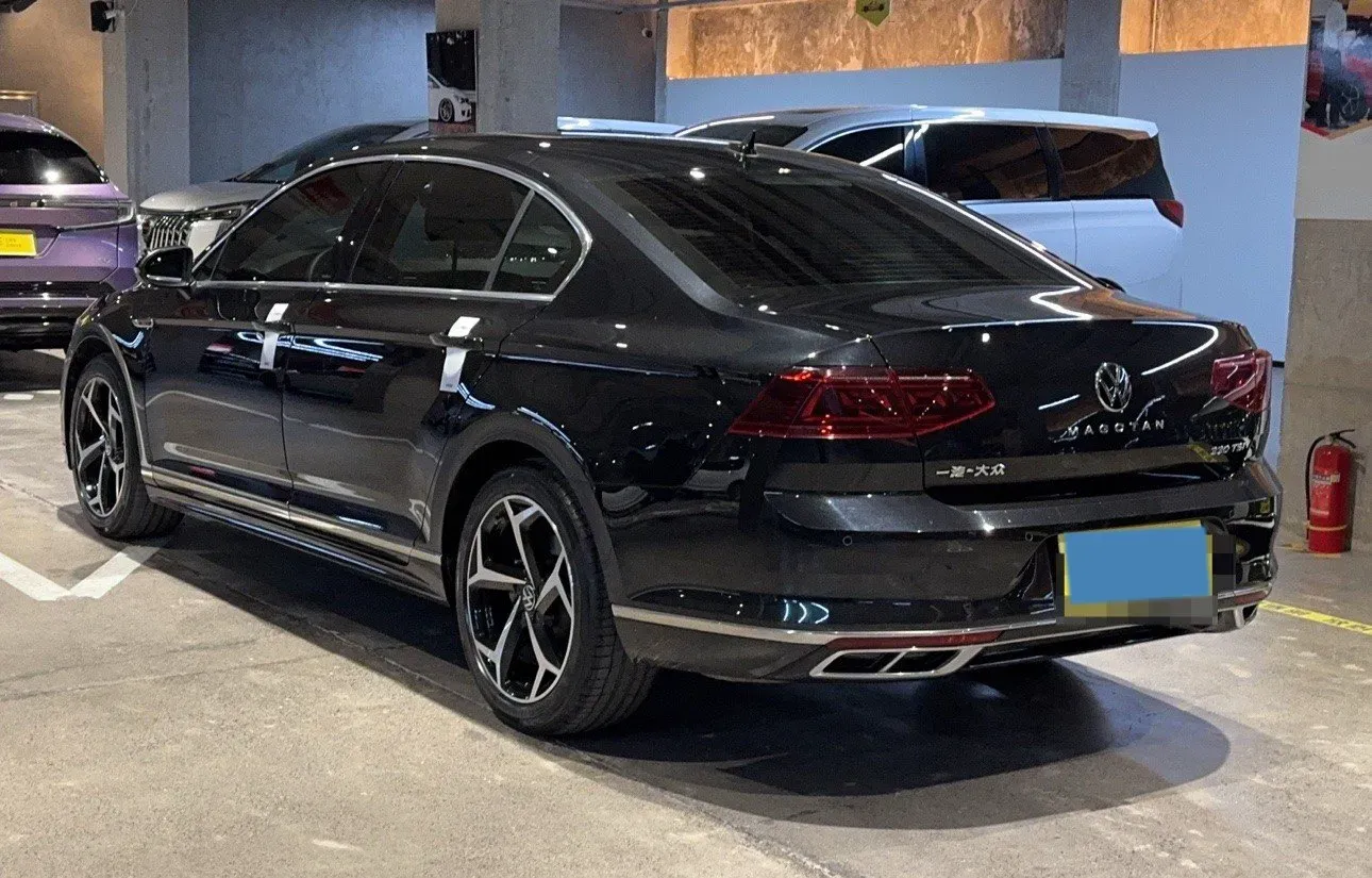 2023 Volkswagen Magotan 2.0T 186HP L4 7DCT,autocango,china used car exporter,china ev exporter,chinese used car exporter,chinese used ev exporter