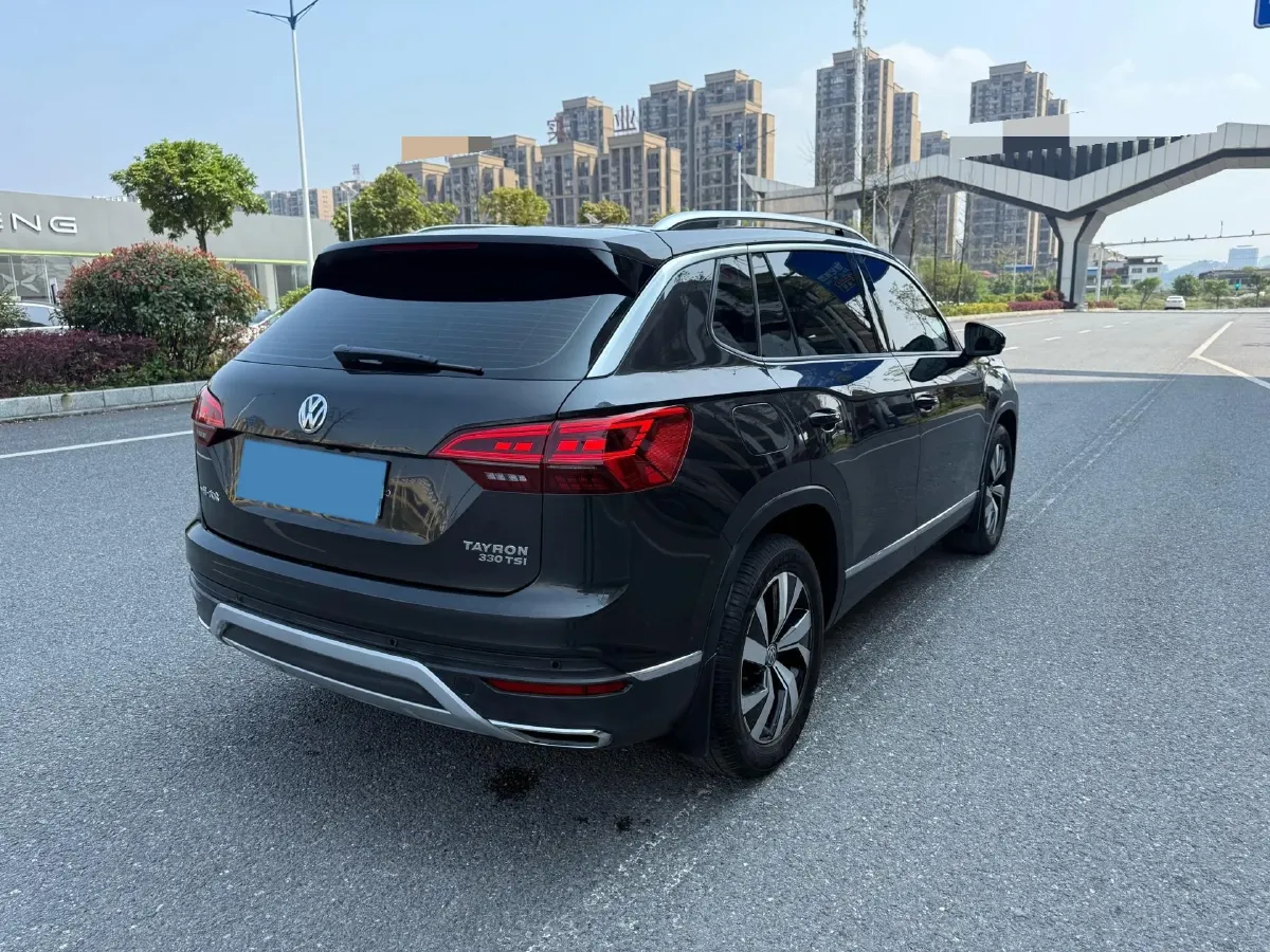 2019 Jeep Cherokee 2.0T 234HP L4 9AT,autocango,china used car exporter,china ev exporter,chinese used car exporter,chinese used ev exporter