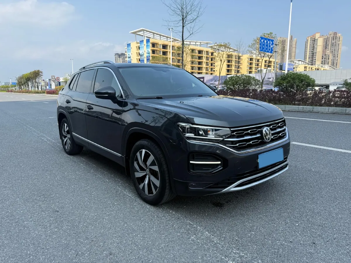 2019 Jeep Cherokee 2.0T 234HP L4 9AT,autocango,china used car exporter,china ev exporter,chinese used car exporter,chinese used ev exporter