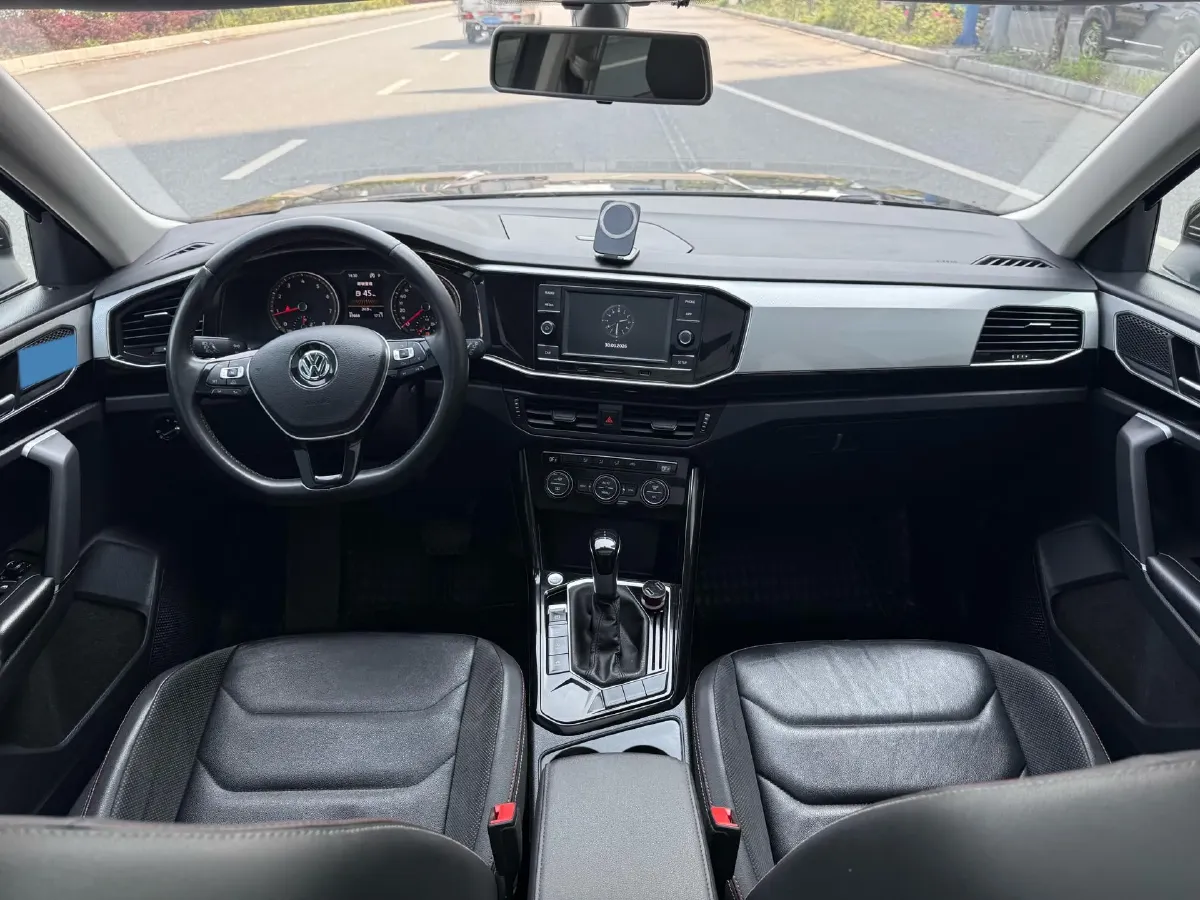 2019 Jeep Cherokee 2.0T 234HP L4 9AT,autocango,china used car exporter,china ev exporter,chinese used car exporter,chinese used ev exporter