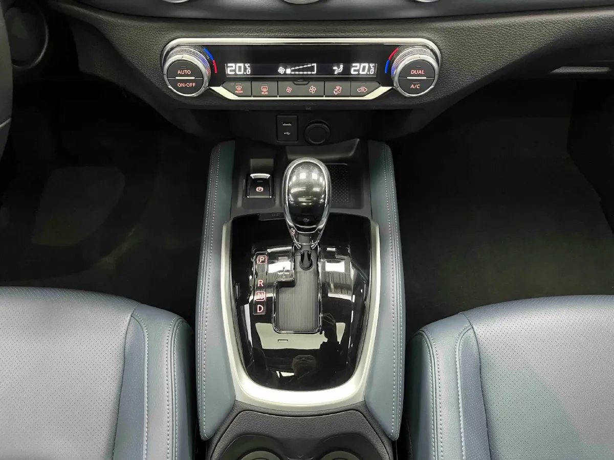 2025 Nissan X-Trail 2.0L 151HP L4 CVT,autocango,china used car exporter,china ev exporter,chinese used car exporter,chinese used ev exporter