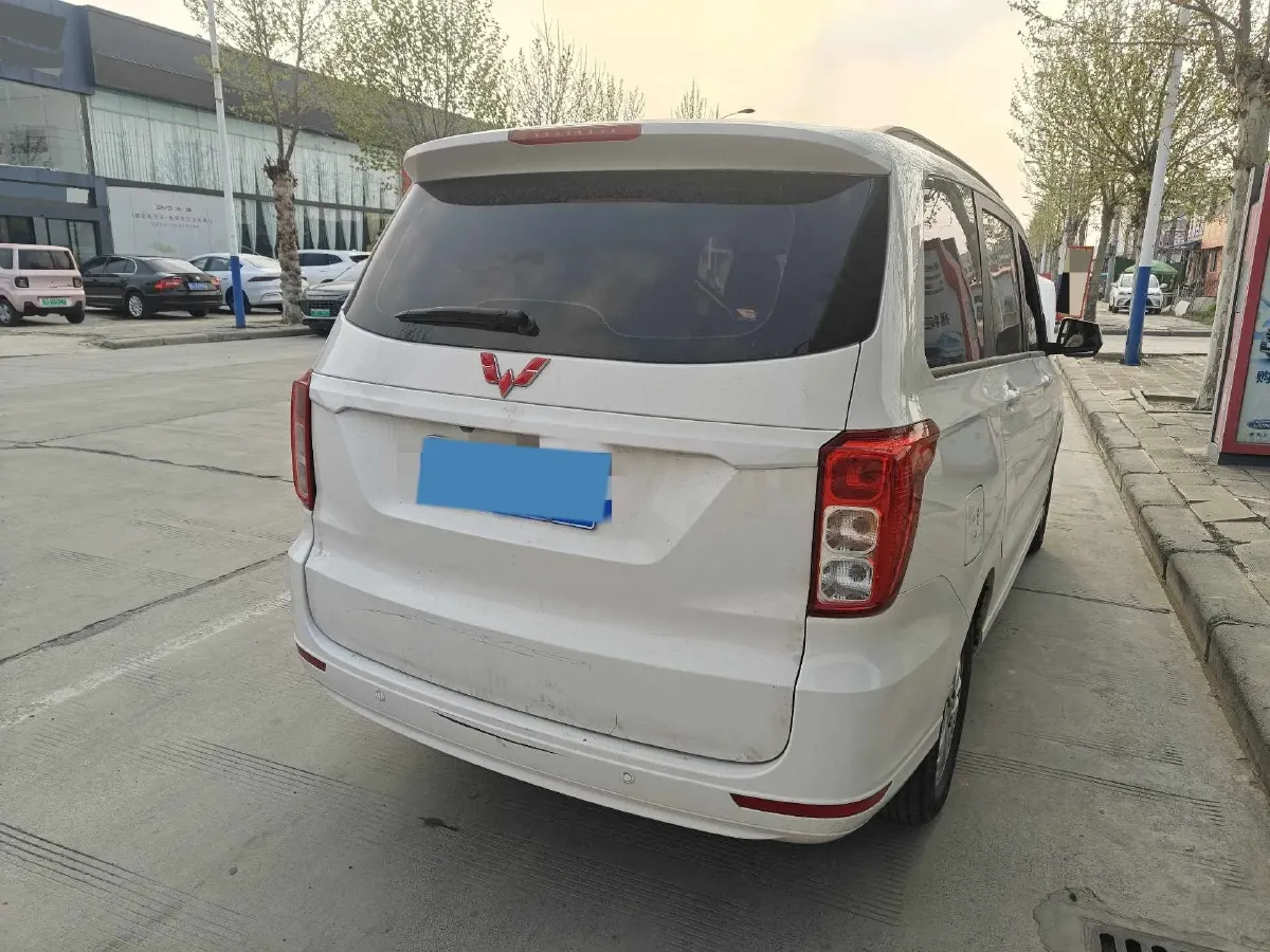 2021 WuLing HongGuang 1.5L 99HP L4 6MT,autocango,china used car exporter,china ev exporter,chinese used car exporter,chinese used ev exporter