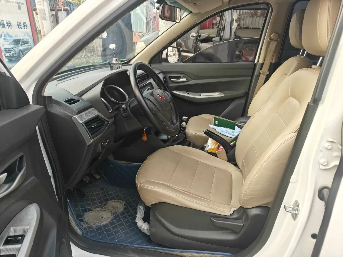 2021 WuLing HongGuang 1.5L 99HP L4 6MT,autocango,china used car exporter,china ev exporter,chinese used car exporter,chinese used ev exporter
