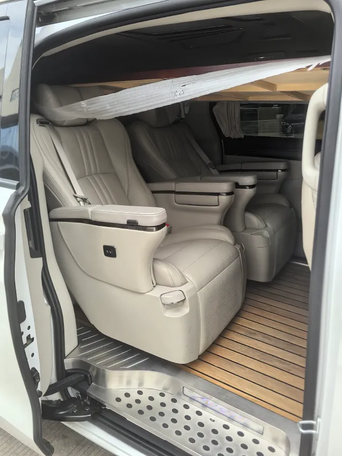 2021 Buick GL8 2.0T 237HP L4 9AT,autocango,china used car exporter,china ev exporter,chinese used car exporter,chinese used ev exporter