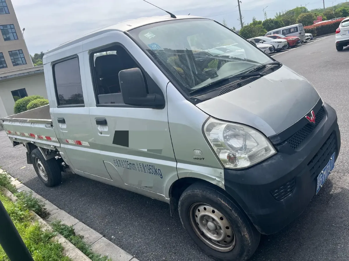 2018 WuLing RongGuang New Truck 1.5L 107HP L4 5MT,autocango,china used car exporter,china ev exporter,chinese used car exporter,chinese used ev exporter