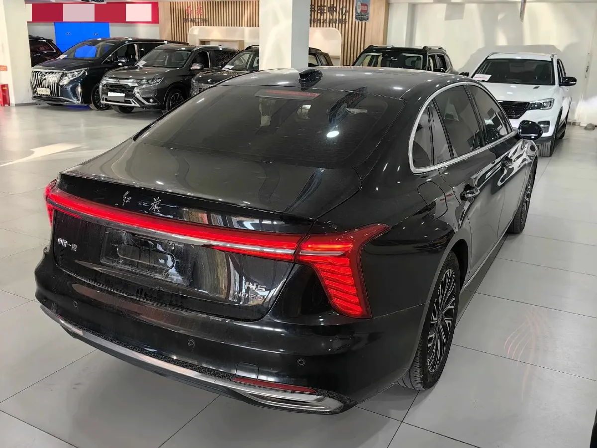 2024 HongQi H5 2.0T 224HP L4 8AT,autocango,china used car exporter,china ev exporter,chinese used car exporter,chinese used ev exporter