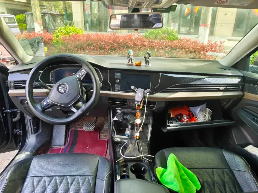 2019 Volvo V40 1.5T 152HP L4 6AT,autocango,china used car exporter,china ev exporter,chinese used car exporter,chinese used ev exporter