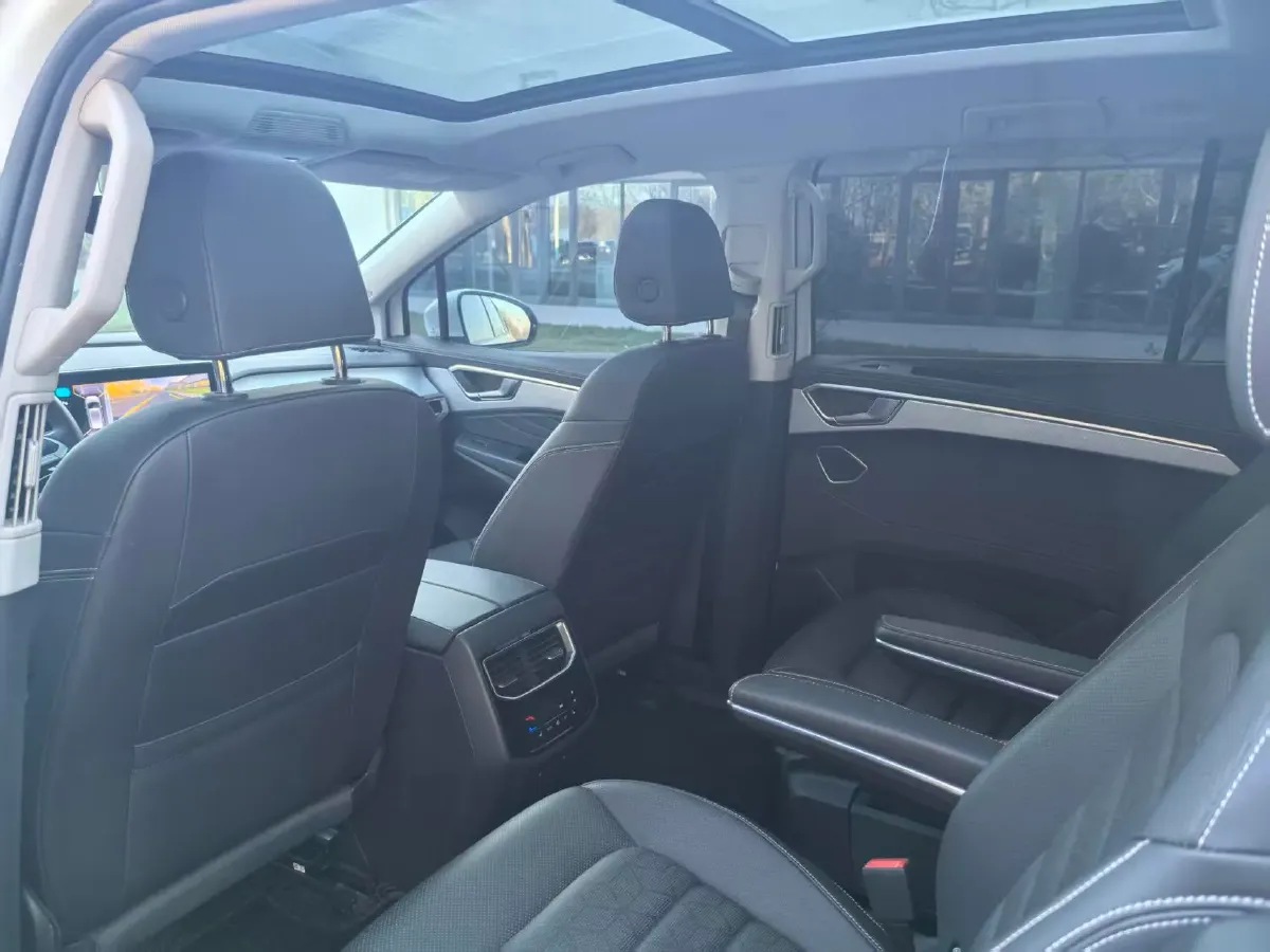 2023 Volkswagen Talagon 2.0T 220HP L4 7DCT,autocango,china used car exporter,china ev exporter,chinese used car exporter,chinese used ev exporter