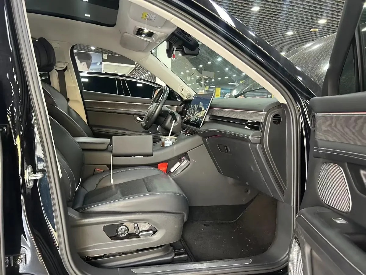 2022 Isuzu Mu-X 2.0T 220HP L4 8AT,autocango,china used car exporter,china ev exporter,chinese used car exporter,chinese used ev exporter