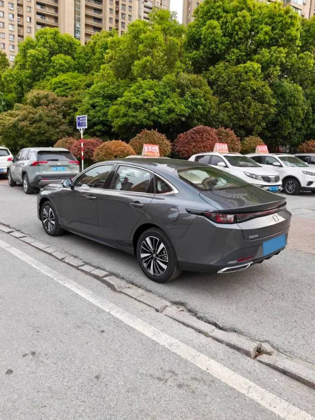 2025 ChangAn EadoPHEV 1.5L 98HP L4 E-CVT PHEV,autocango,china used car exporter,china ev exporter,chinese used car exporter,chinese used ev exporter